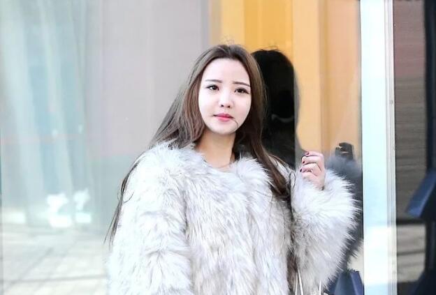 跨年 夜酒 店搭 讪白 貂女 公 厕玩 刺激啪 啪 无 套抽 插站 炮后 入 口 交